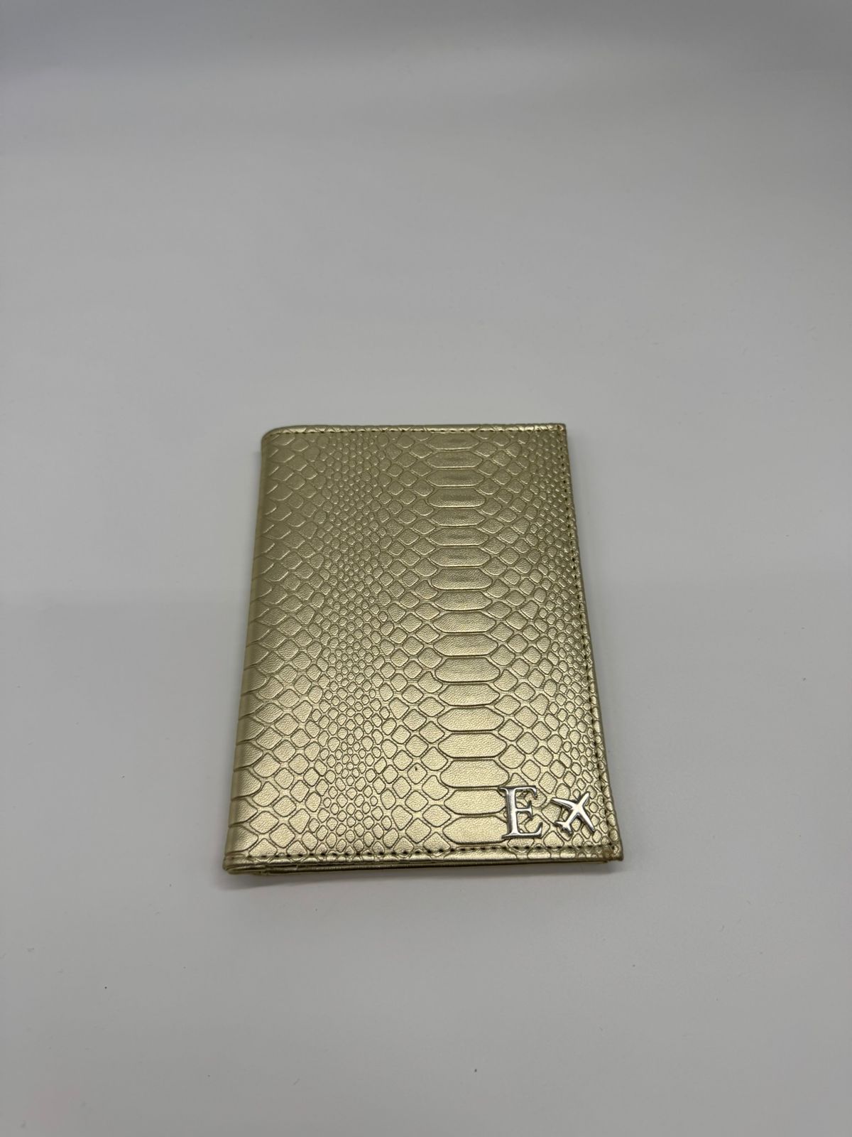 Porta Pasaporte Dorado